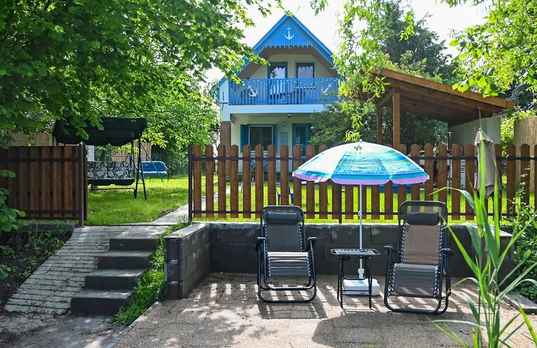 Villa Popeye Jakuzzis nyaralóház-1